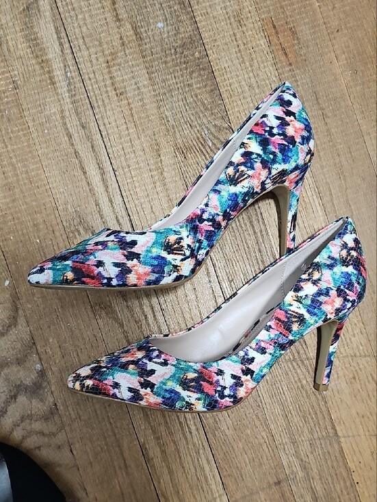 Kelly & Katie Shoes - Multicolor Pointed-Toe Pumps